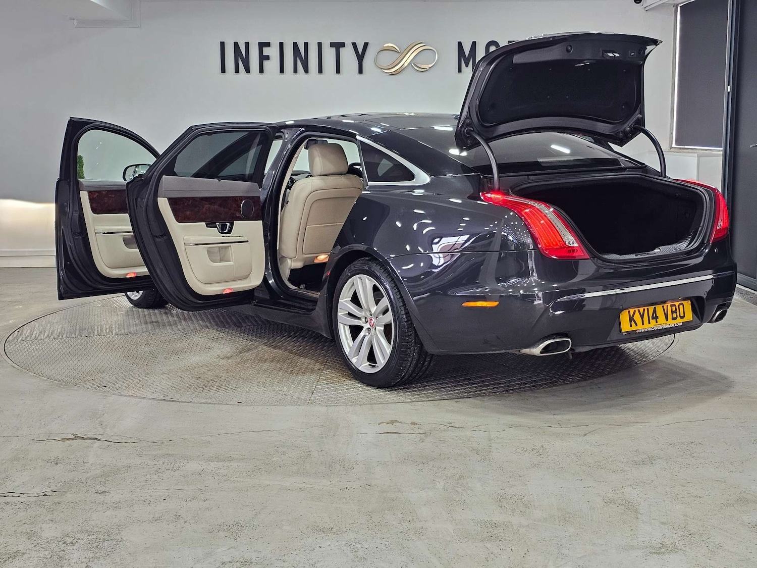 Used Jaguar XJ 2014 for sale - 77318484: Photo 47