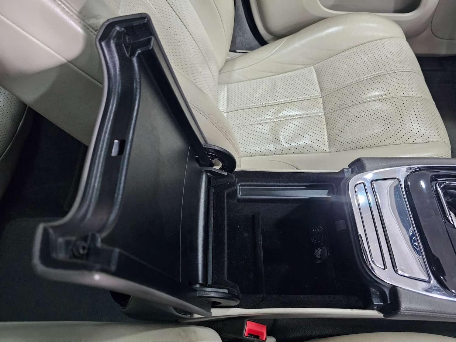 Used Jaguar XJ 2014 for sale - 77318484: Photo 64