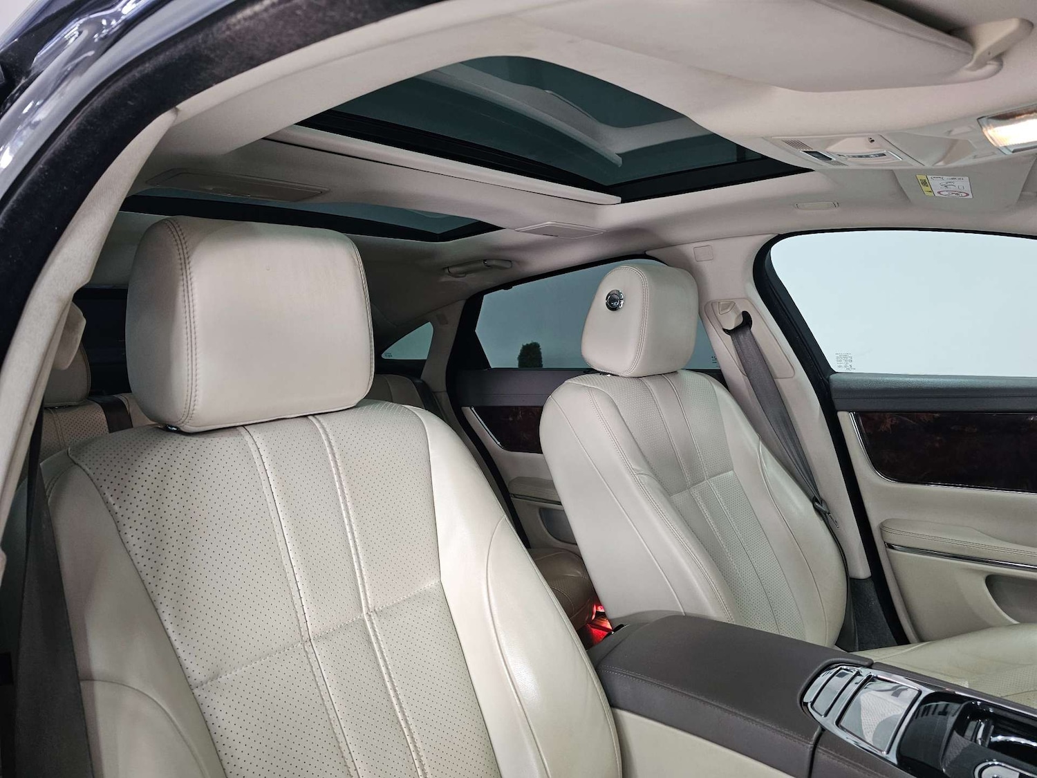 Used Jaguar XJ 2014 for sale - 77318484: Photo 68