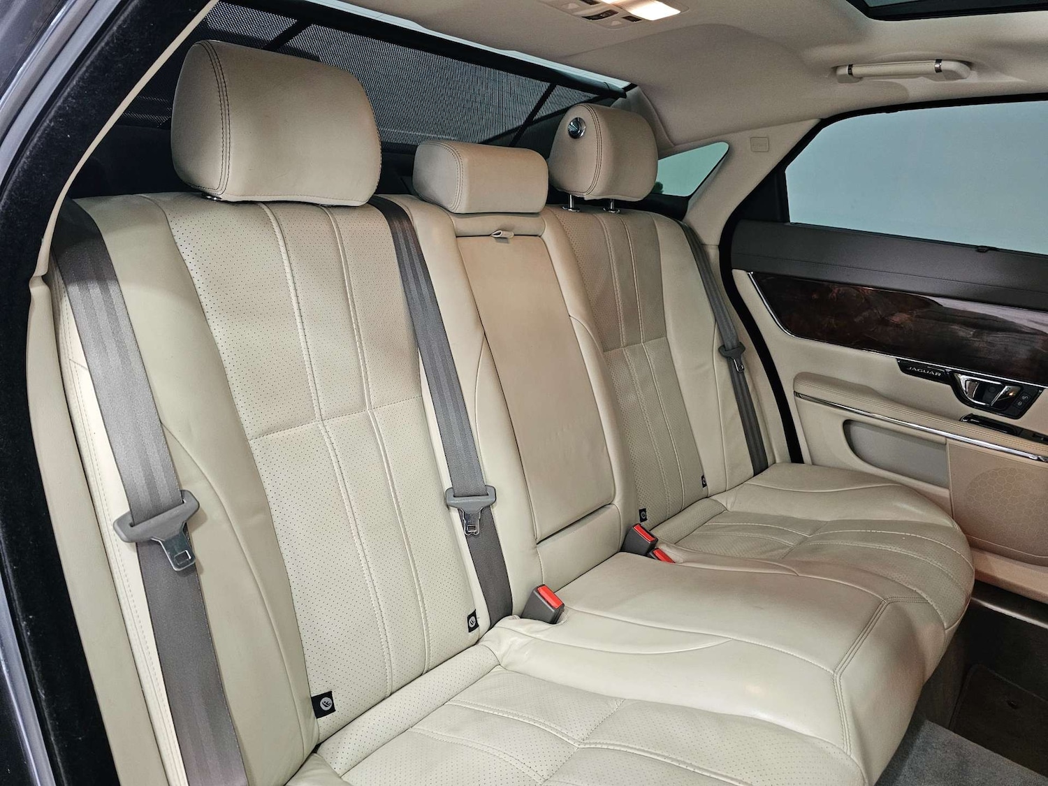 Used Jaguar XJ 2014 for sale - 77318484: Photo 82