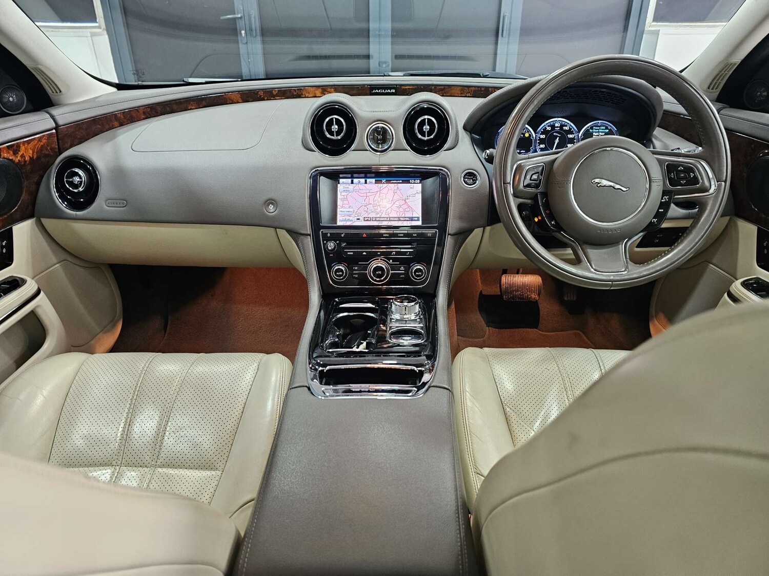 Used Jaguar XJ 2014 for sale - 77318484: Photo 84