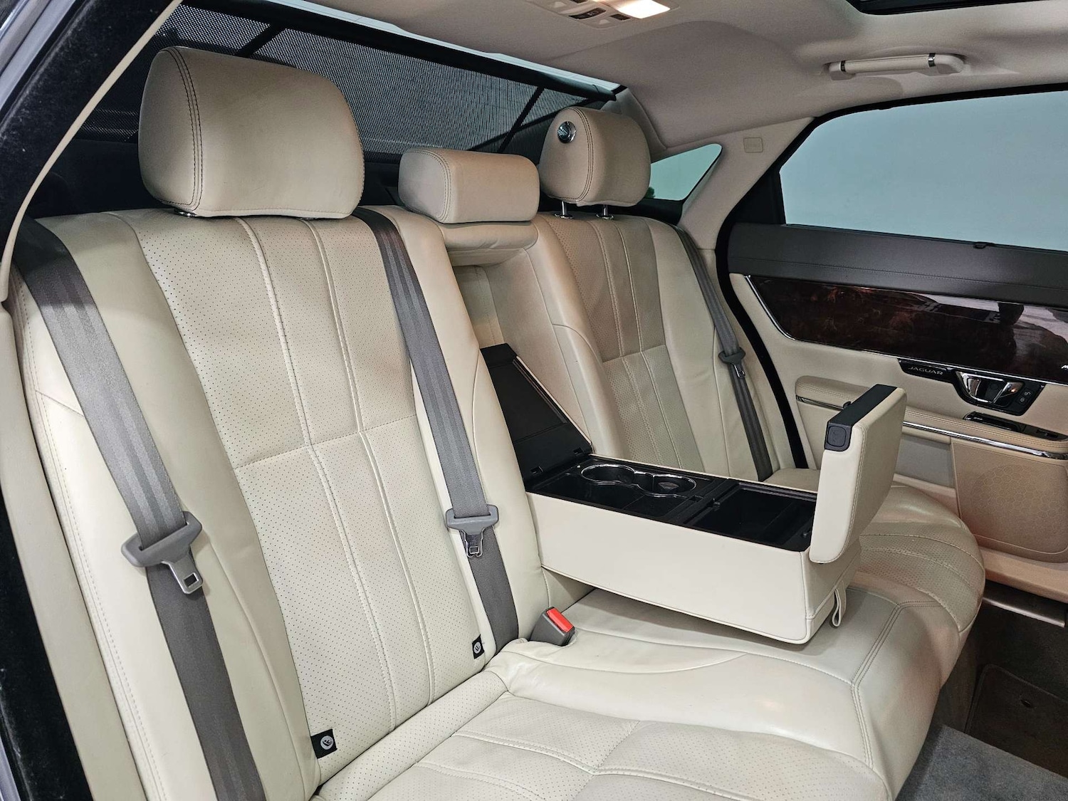 Used Jaguar XJ 2014 for sale - 77318484: Photo 85