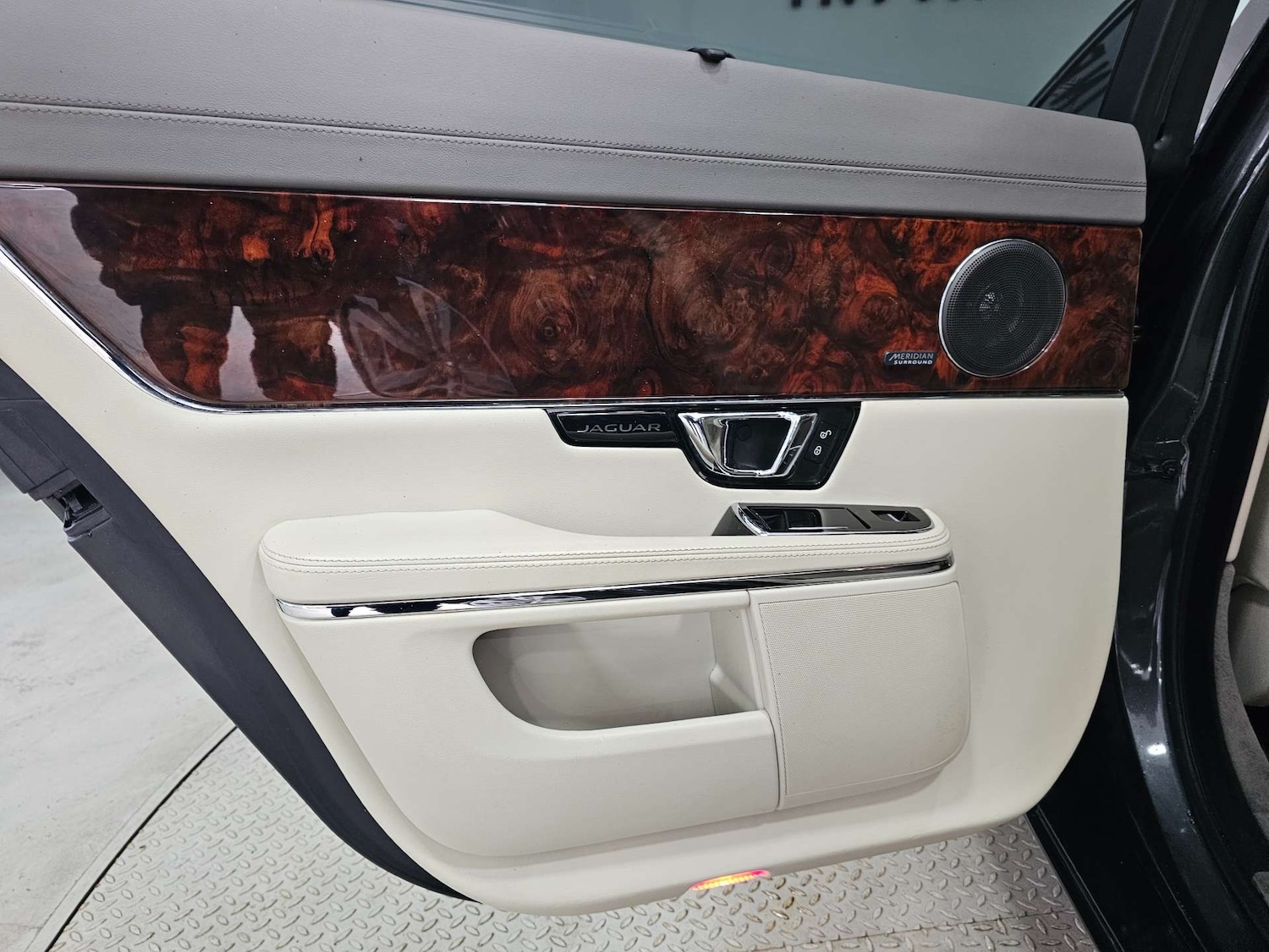 Used Jaguar XJ 2014 for sale - 77318484: Photo 89