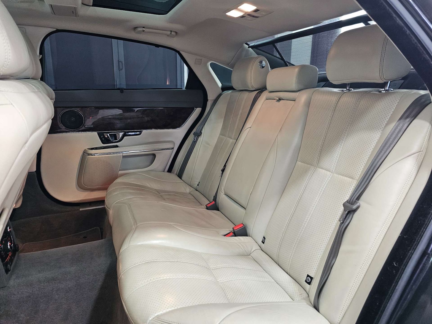 Used Jaguar XJ 2014 for sale - 77318484: Photo 92