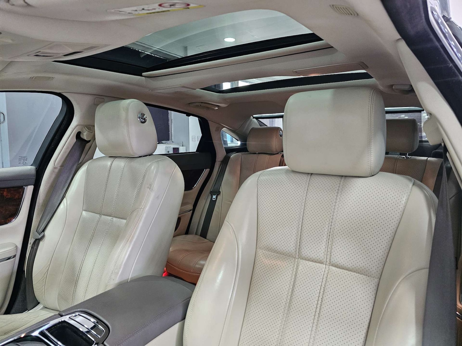 Used Jaguar XJ 2014 for sale - 77318484: Photo 97