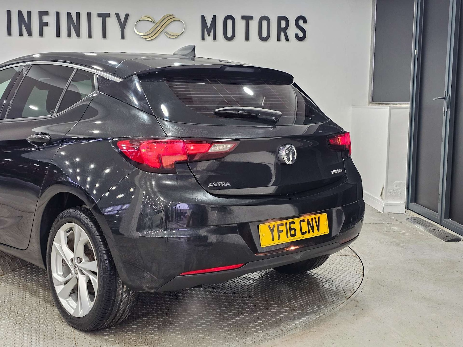 Used Vauxhall Astra 2016 for sale - 77850707: Photo 32