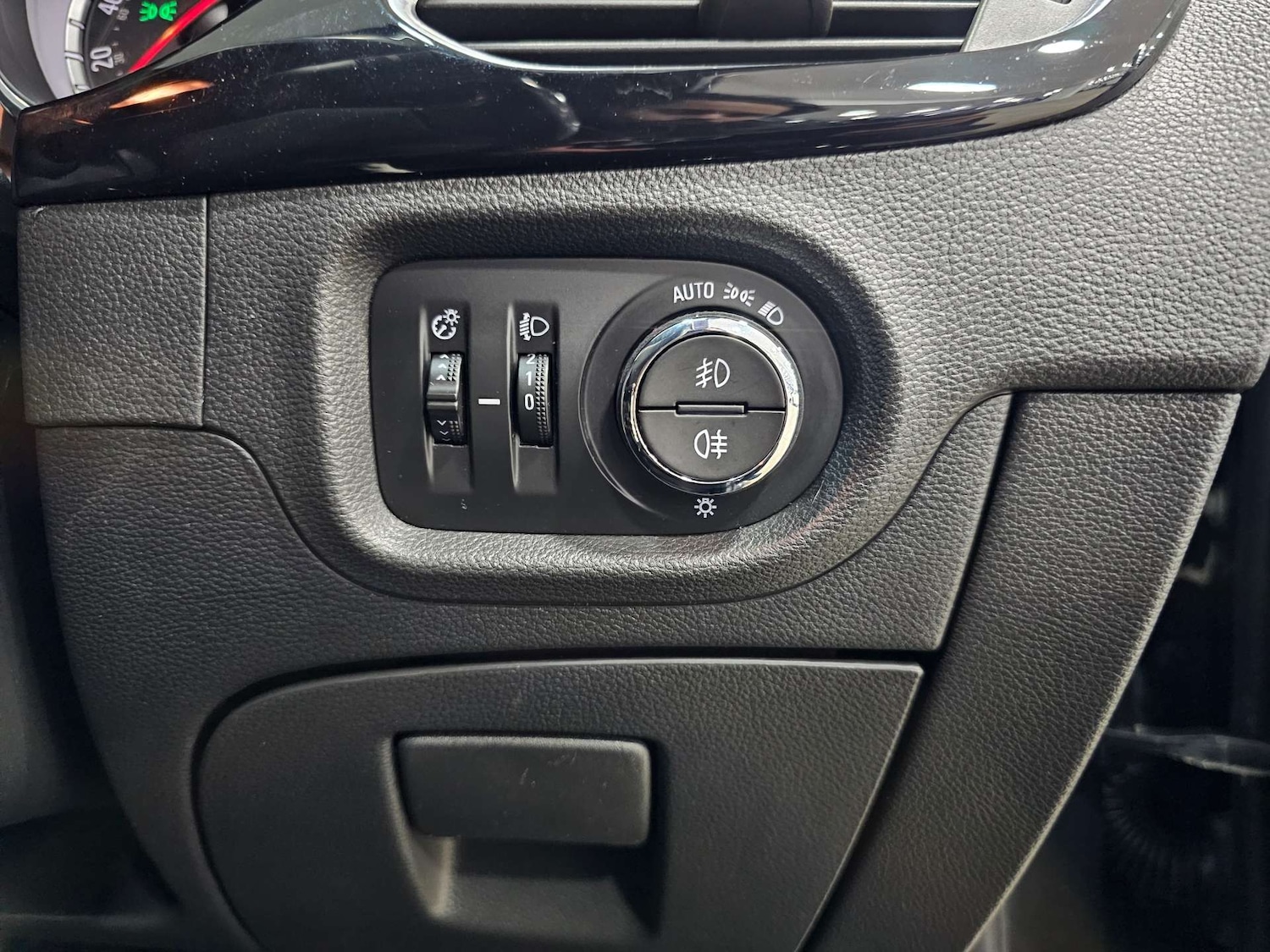 Used Vauxhall Astra 2016 for sale - 77850707: Photo 51