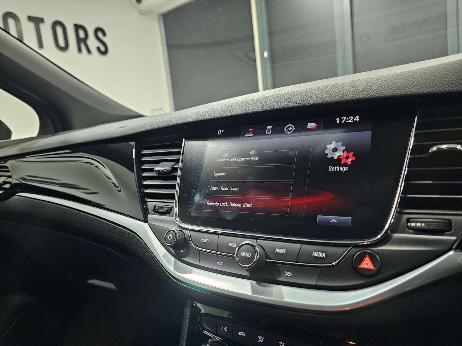 Used Vauxhall Astra 2016 for sale - 77850707: Photo 70