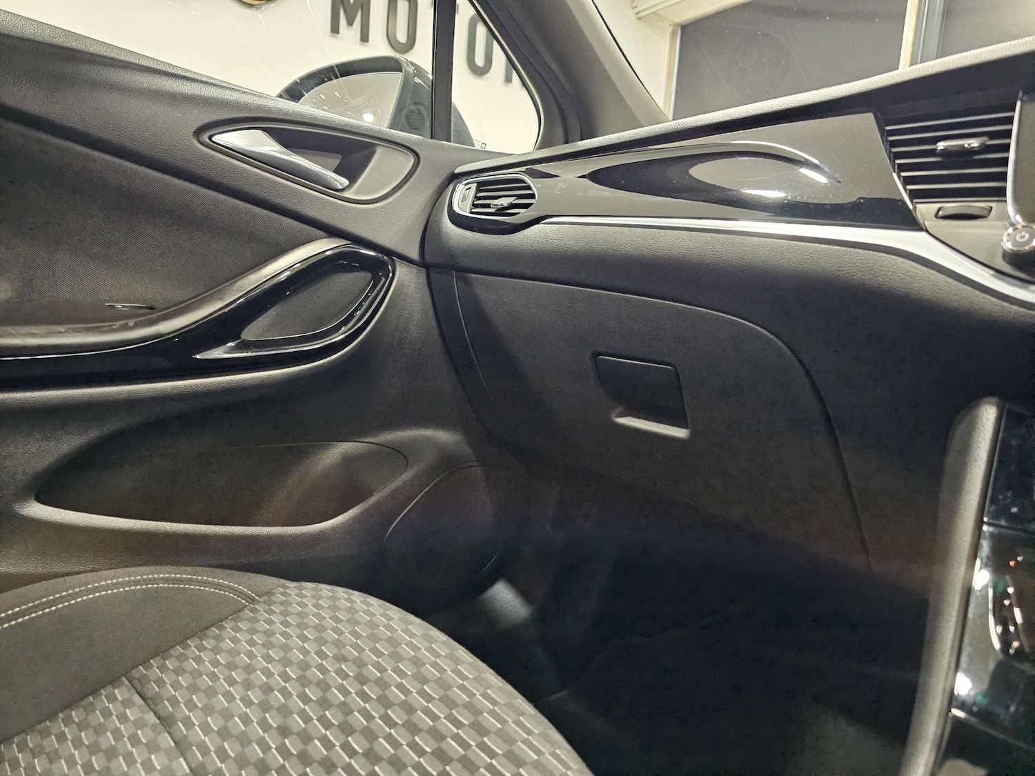 Used Vauxhall Astra 2016 for sale - 77850707: Photo 73