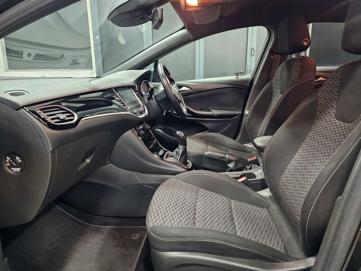 Used Vauxhall Astra 2016 for sale - 77850707: Photo 85