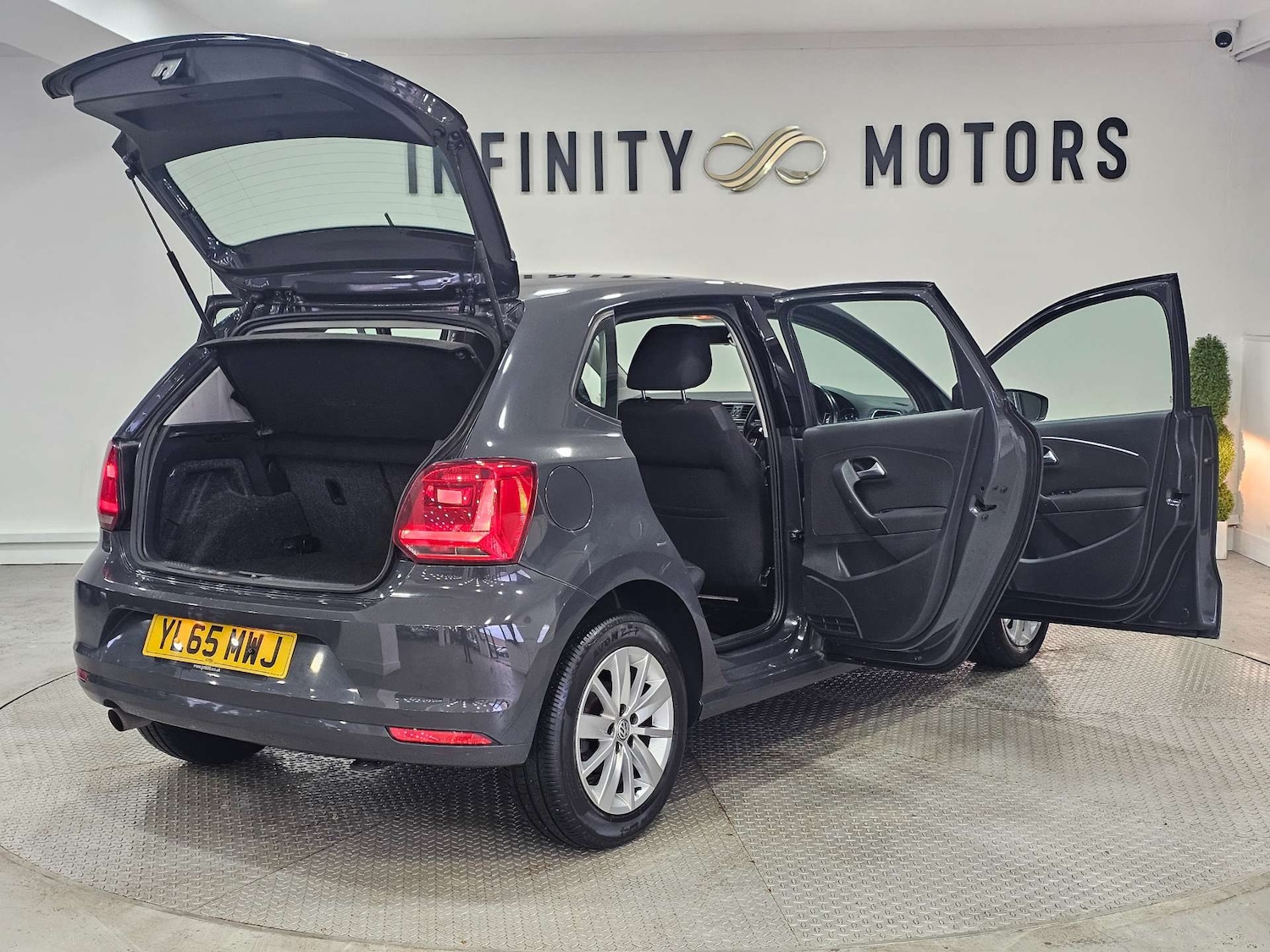 Used Volkswagen Polo 2016 for sale - 76972416: Photo 49