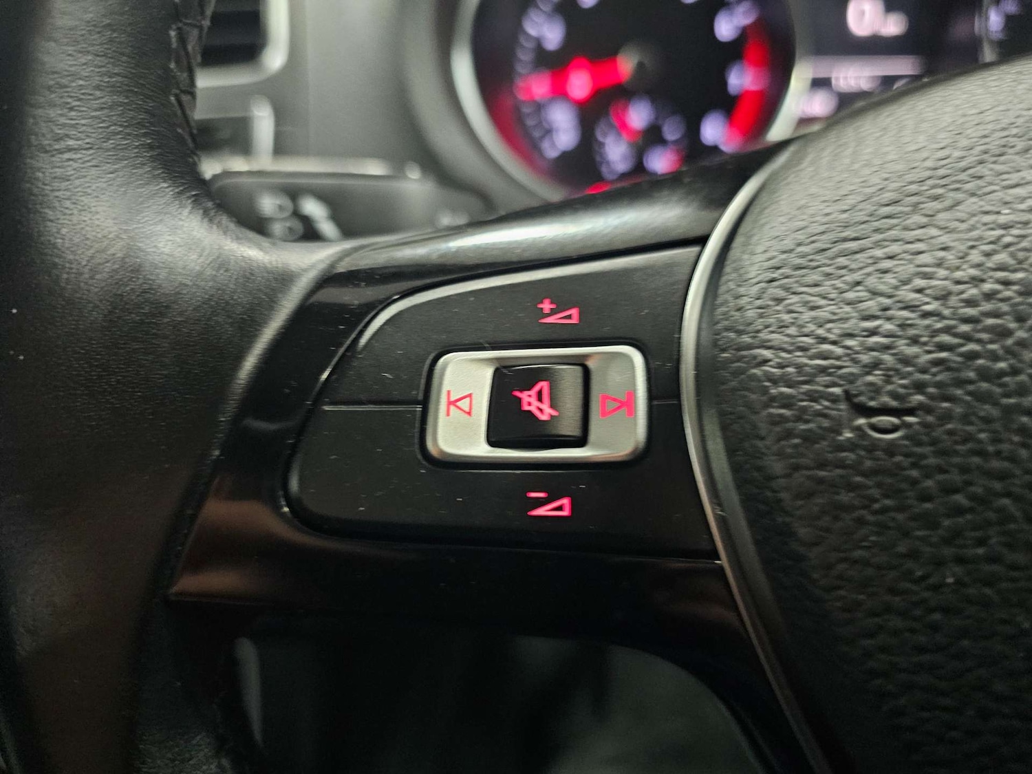 Used Volkswagen Polo 2016 for sale - 76972416: Photo 61