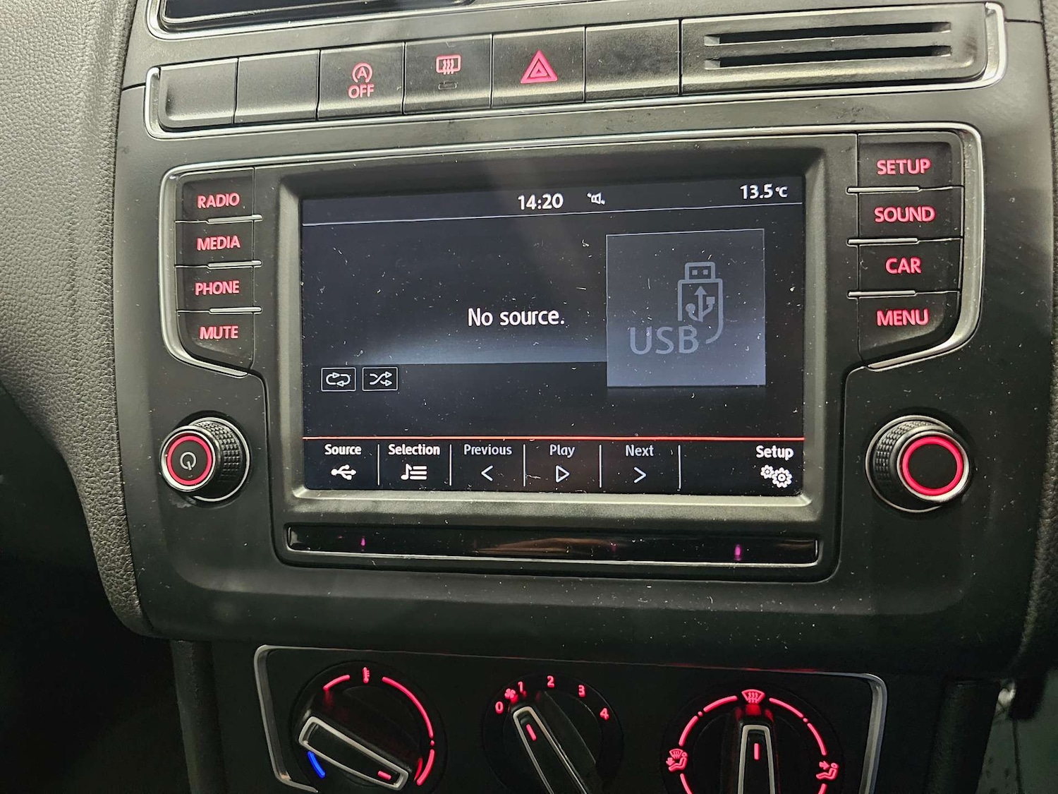 Used Volkswagen Polo 2016 for sale - 76972416: Photo 65