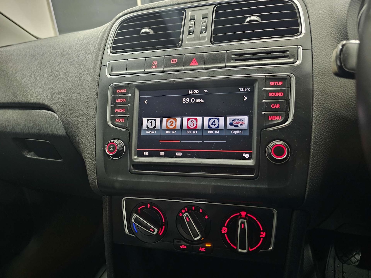 Used Volkswagen Polo 2016 for sale - 76972416: Photo 7