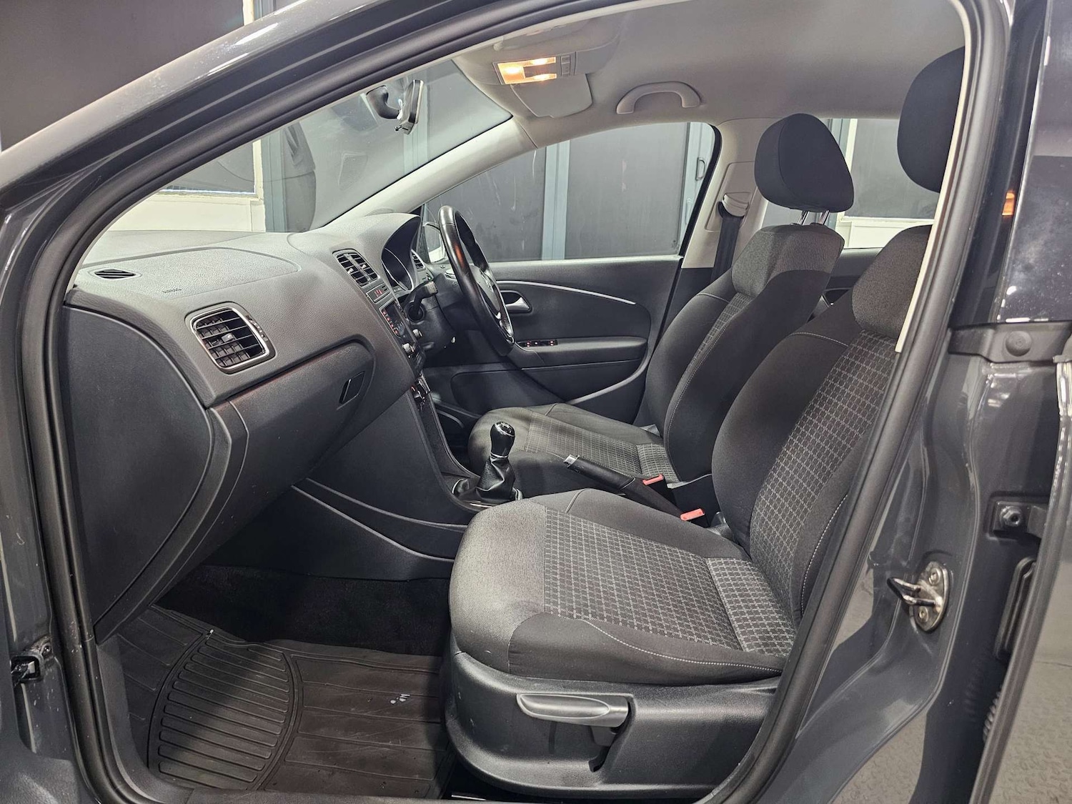 Used Volkswagen Polo 2016 for sale - 76972416: Photo 83