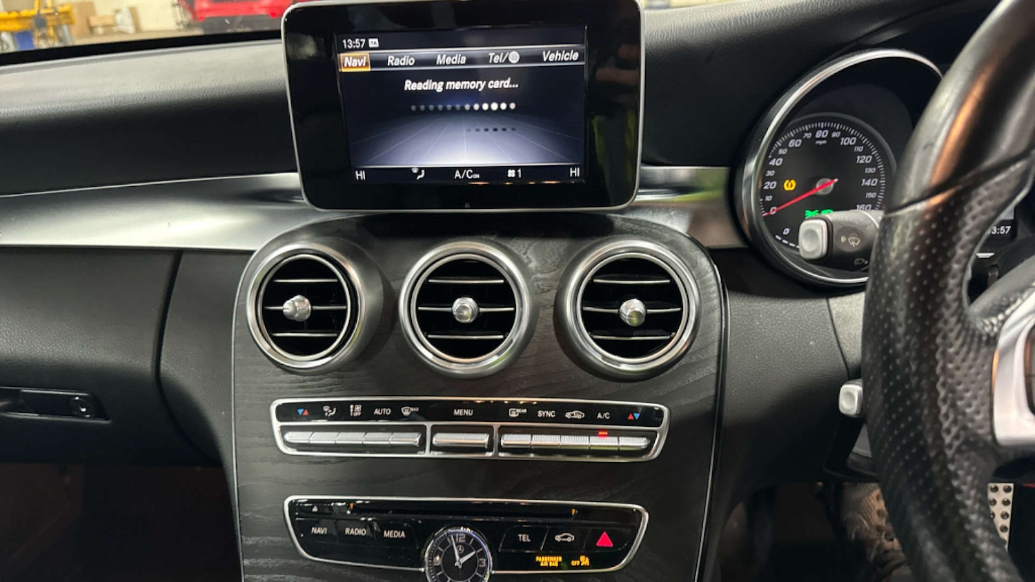 Used Mercedes-Benz C Class 2017 for sale - 77047459: Photo 14