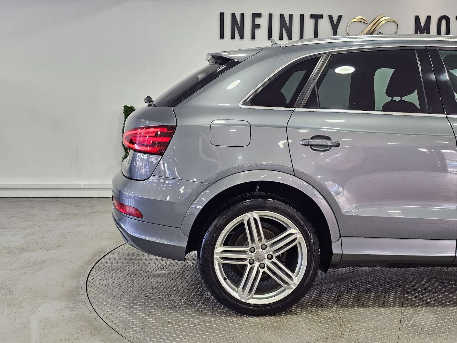 Used Audi Q3 2014 for sale - 77249264: Photo 36