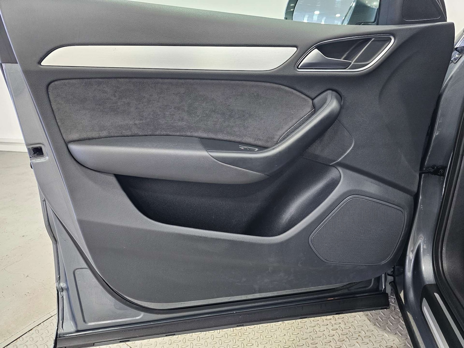 Used Audi Q3 2014 for sale - 77249264: Photo 90