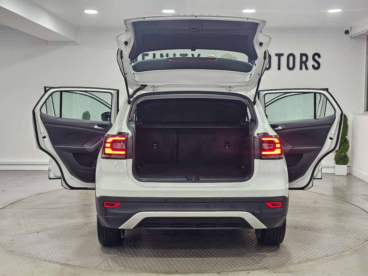 Used Volkswagen T-Cross 2019 for sale - 77700905: Photo 48