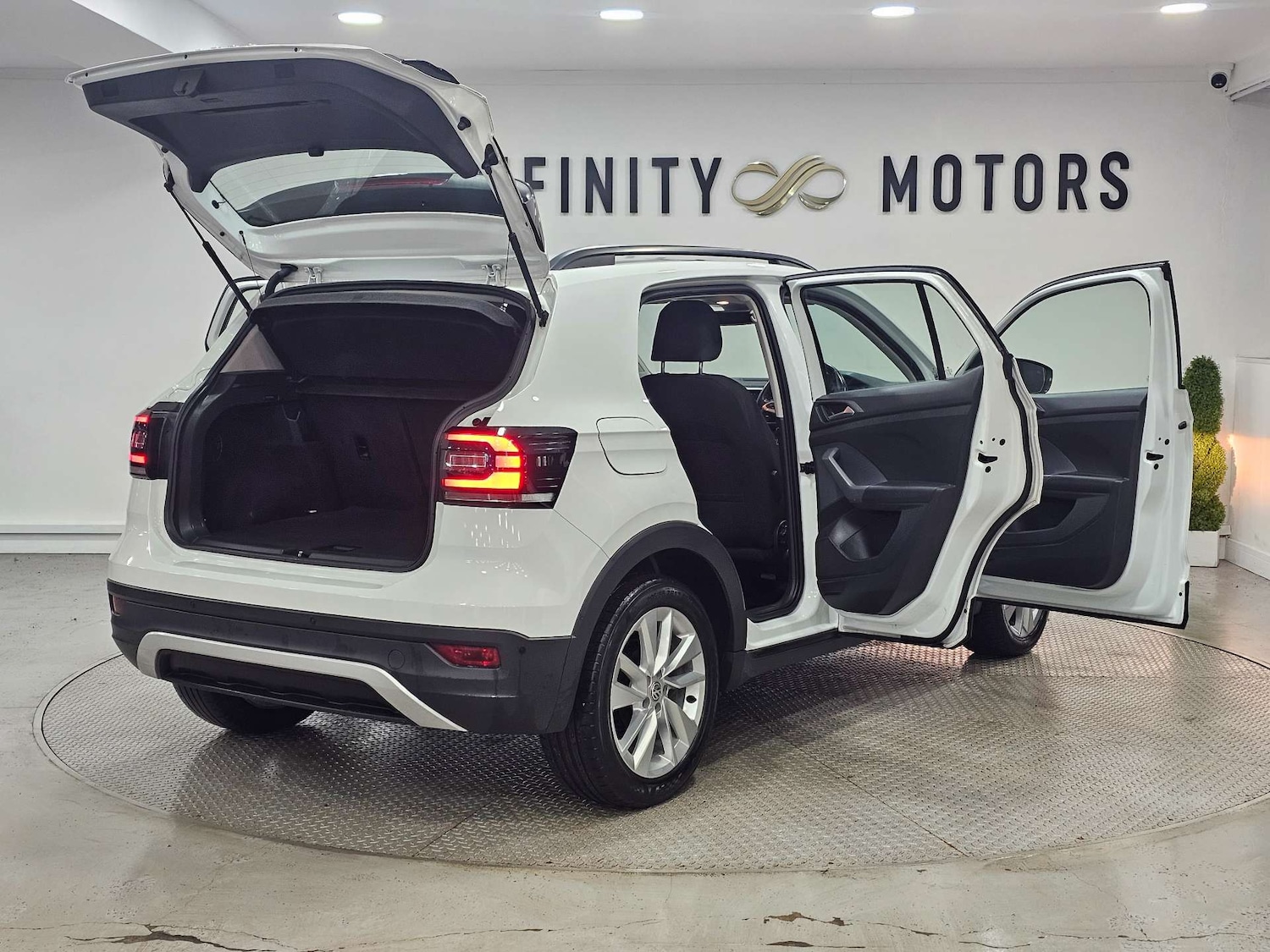 Used Volkswagen T-Cross 2019 for sale - 77700905: Photo 49