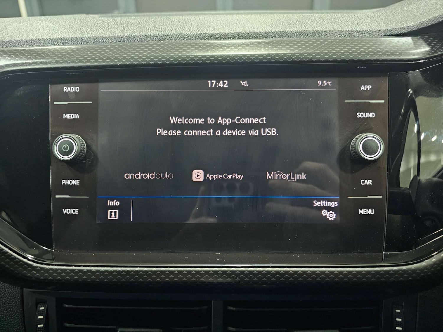 Used Volkswagen T-Cross 2019 for sale - 77700905: Photo 5