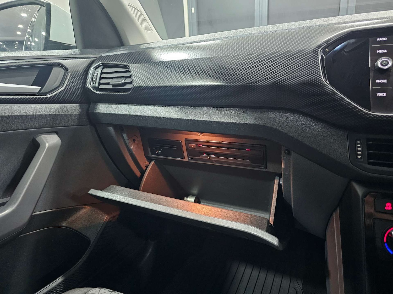 Used Volkswagen T-Cross 2019 for sale - 77700905: Photo 76