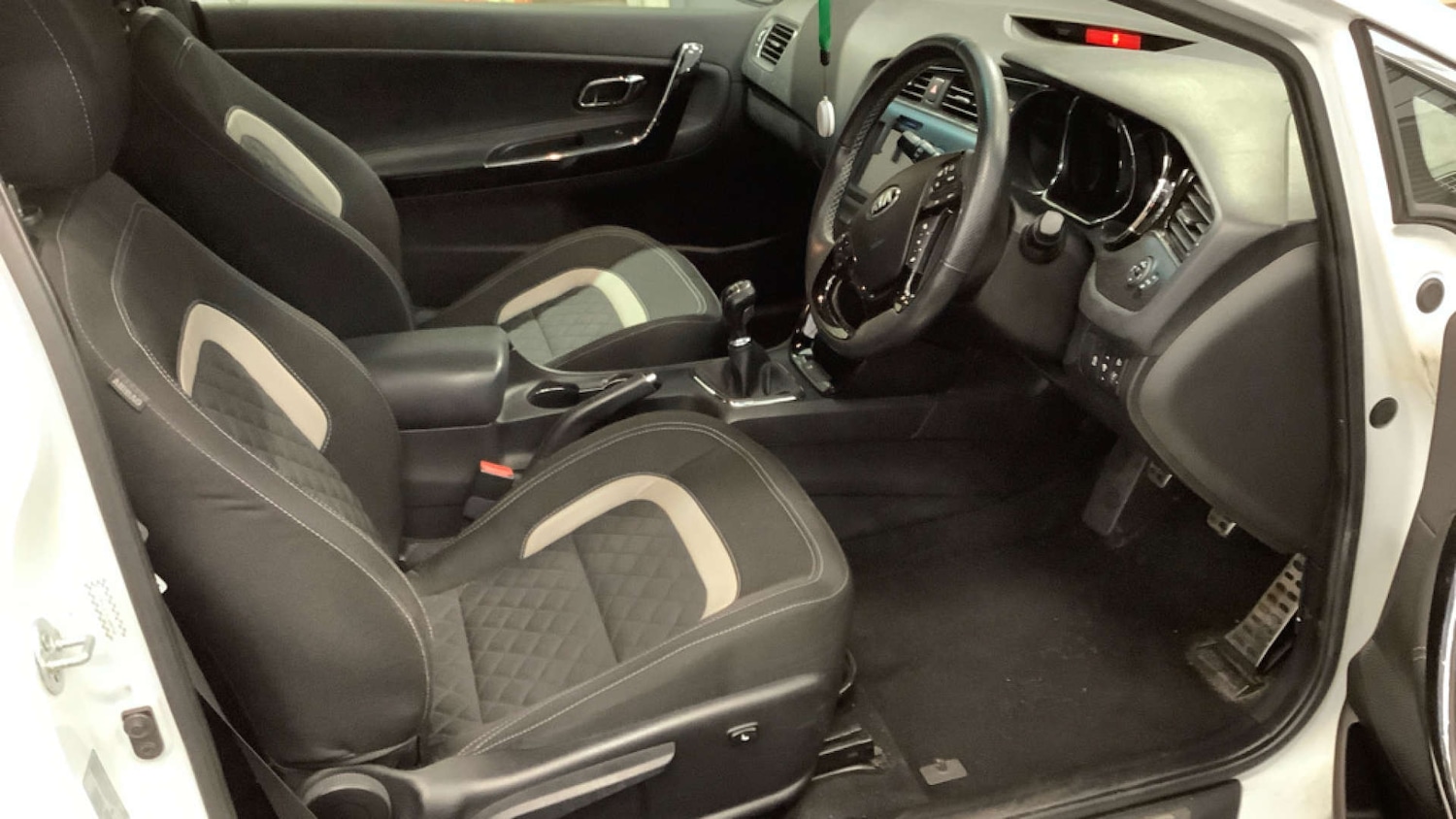 Used Kia Pro Ceed 2015 for sale - 76972477: Photo 11