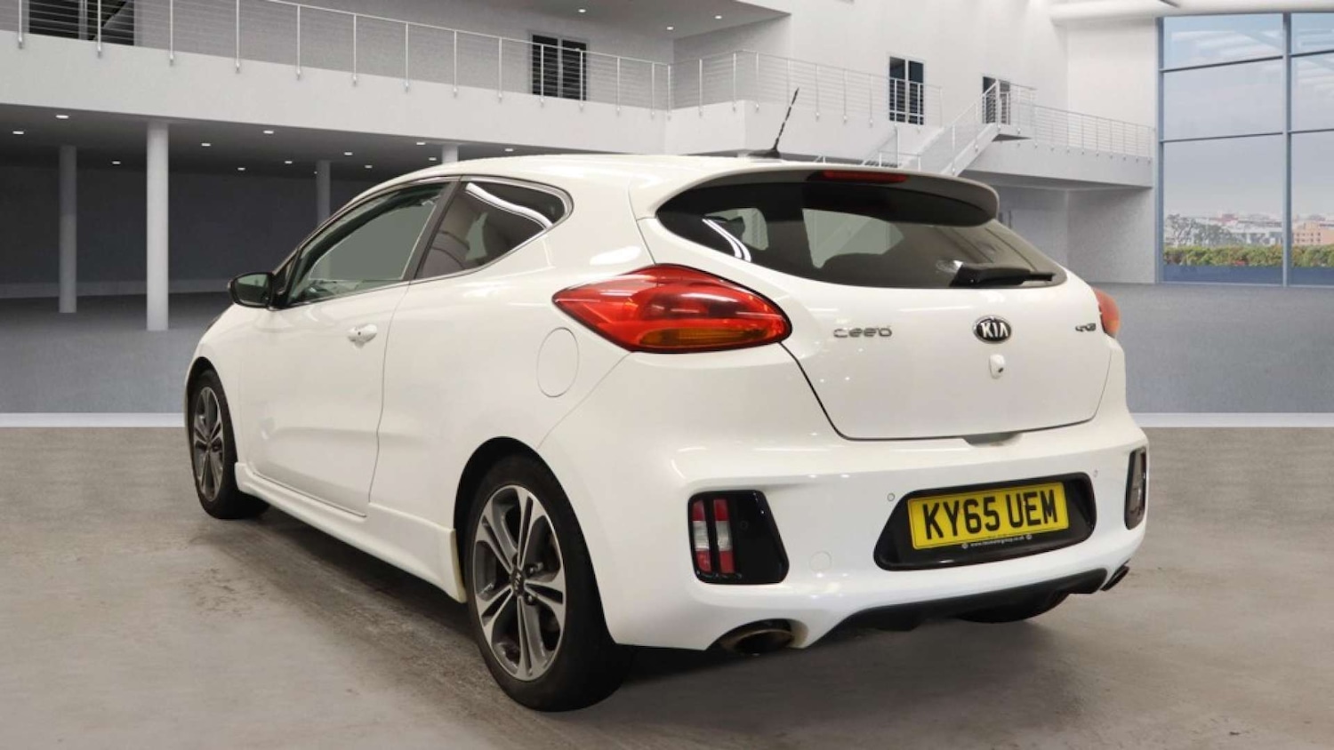 Used Kia Pro Ceed 2015 for sale - 76972477: Photo 4