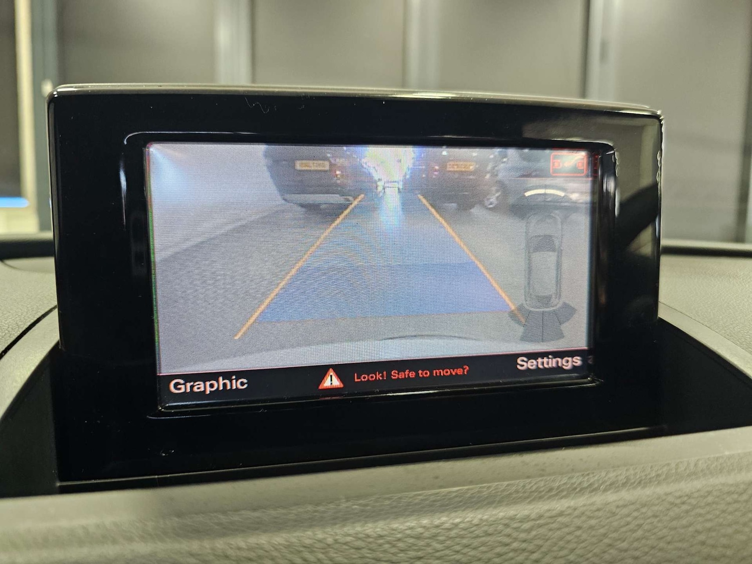 Used Audi Q3 2015 for sale - 78068177: Photo 2