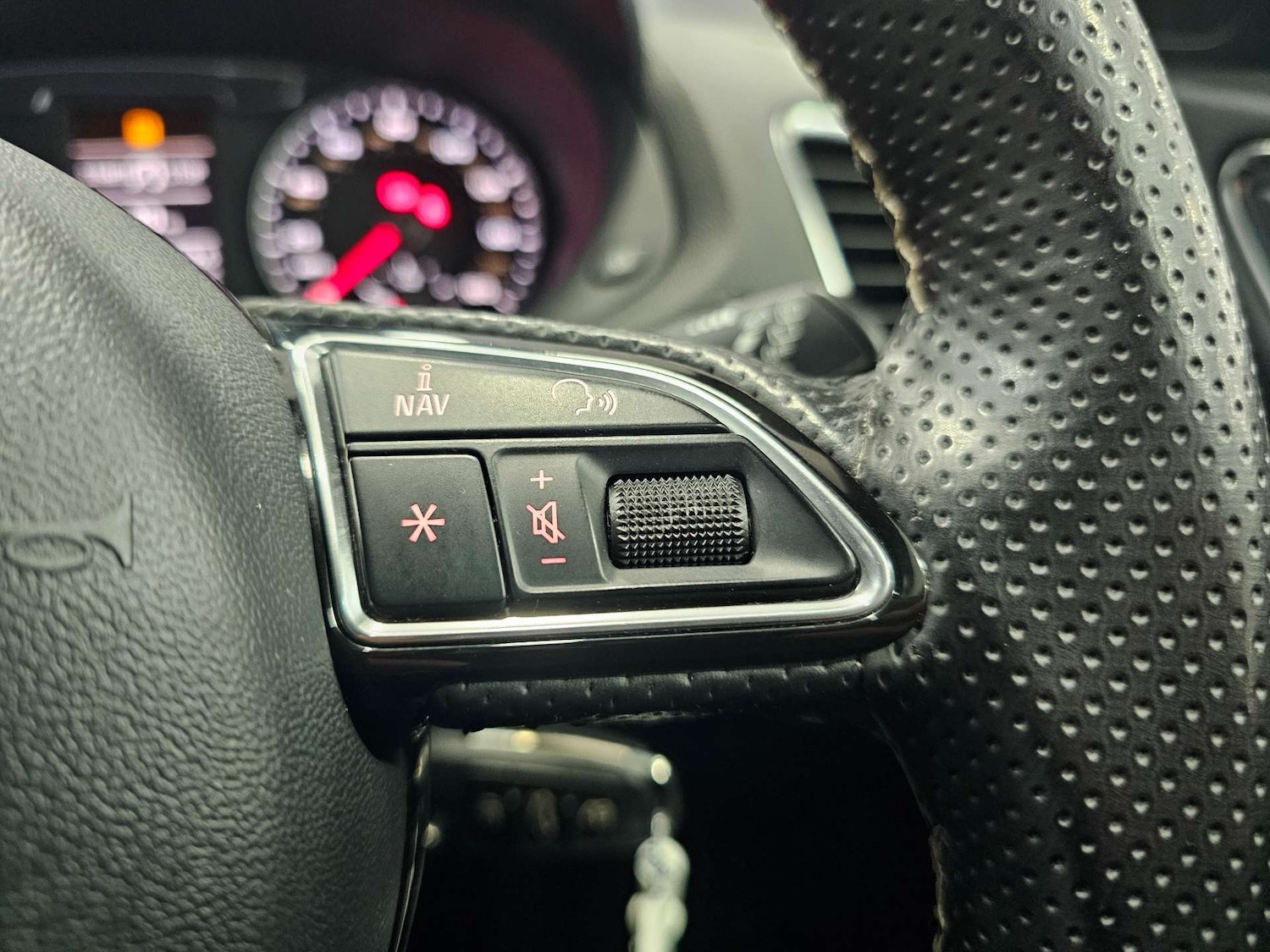 Used Audi Q3 2015 for sale - 78068177: Photo 63