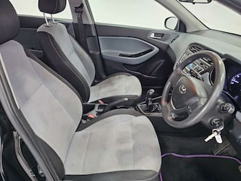 Used Hyundai i20 2016 for sale - 79885999: Photo