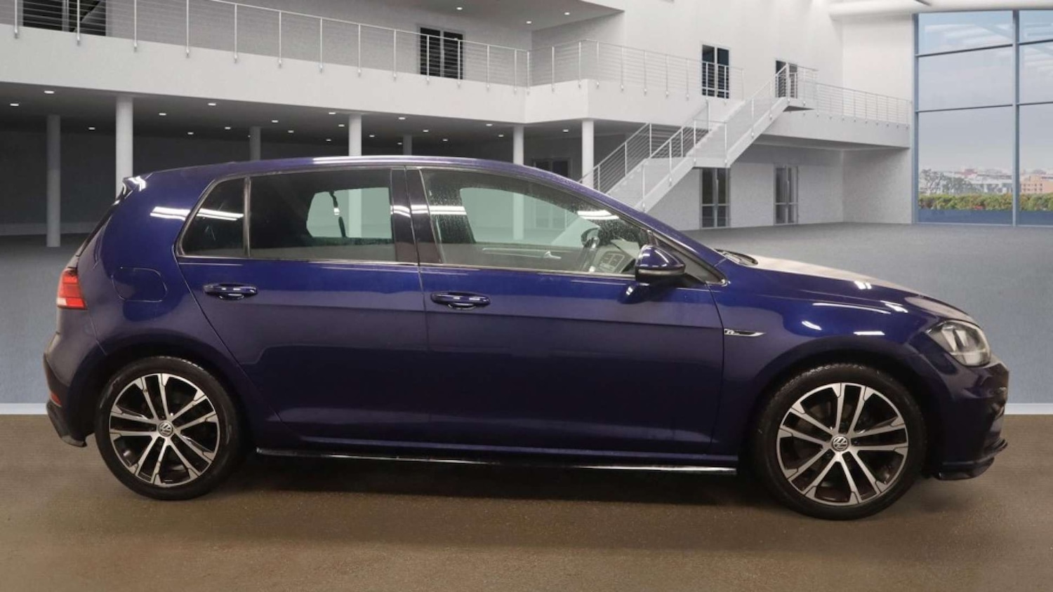 Used Volkswagen Golf 2018 for sale - 77227777: Photo 7