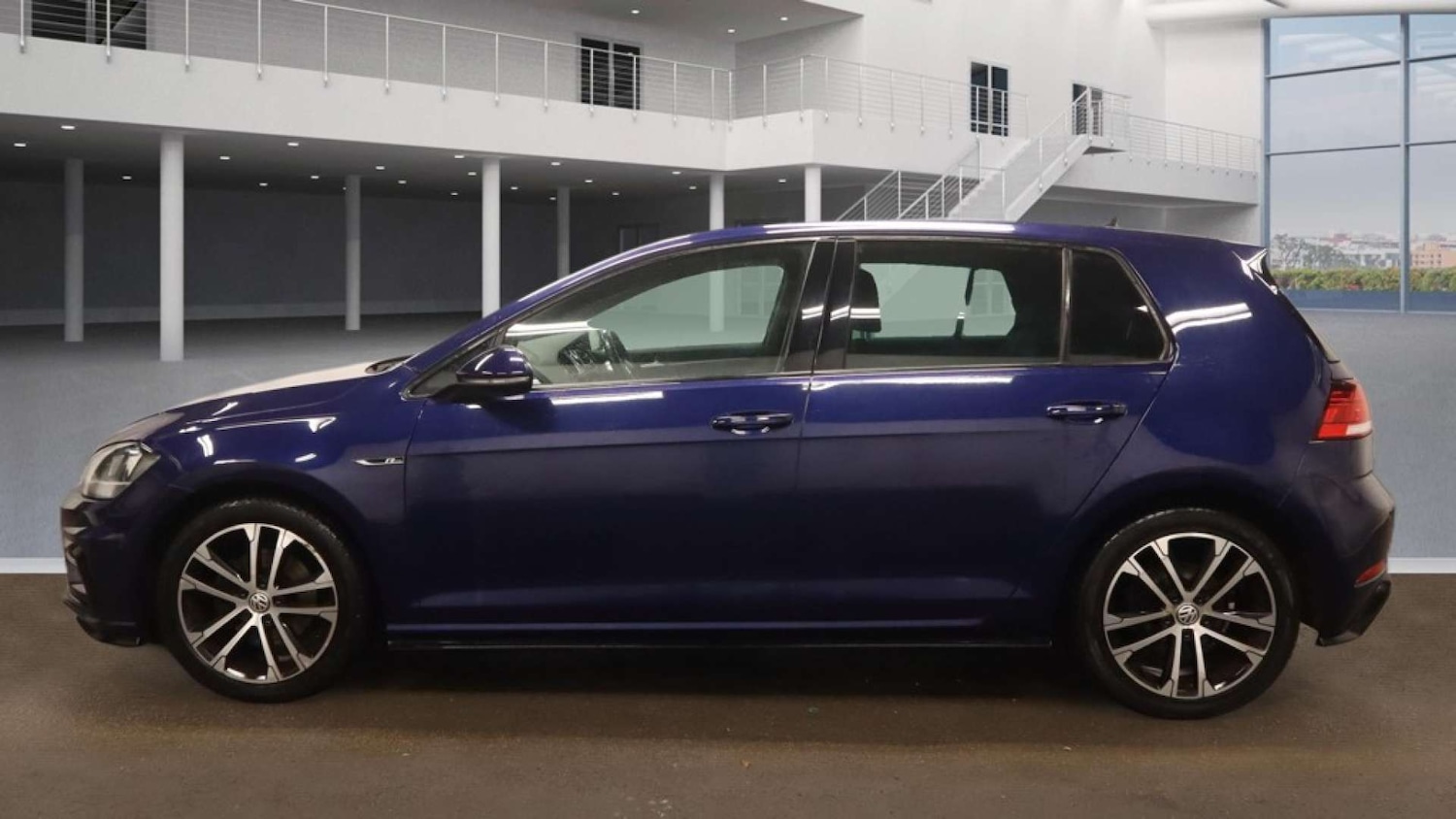Used Volkswagen Golf 2018 for sale - 77227777: Photo 8