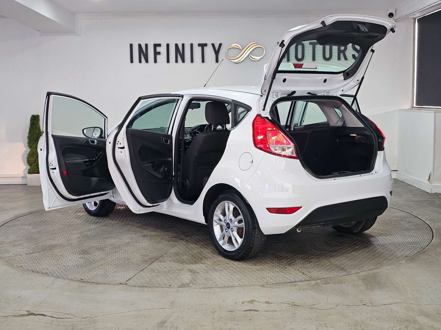 Used Ford Fiesta 2017 for sale - 77830748: Photo 47