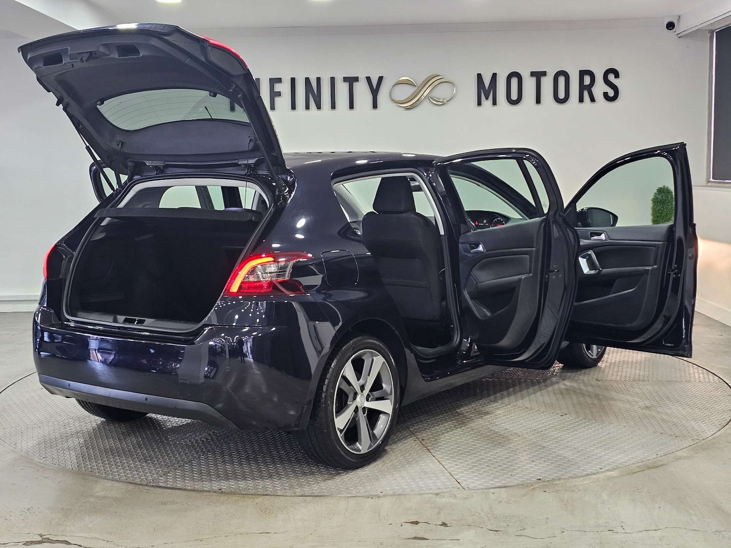 Used Peugeot 308 2018 for sale - 76972449: Photo 25