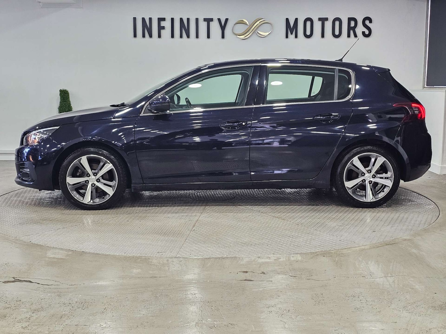 Used Peugeot 308 2018 for sale - 76972449: Photo 35