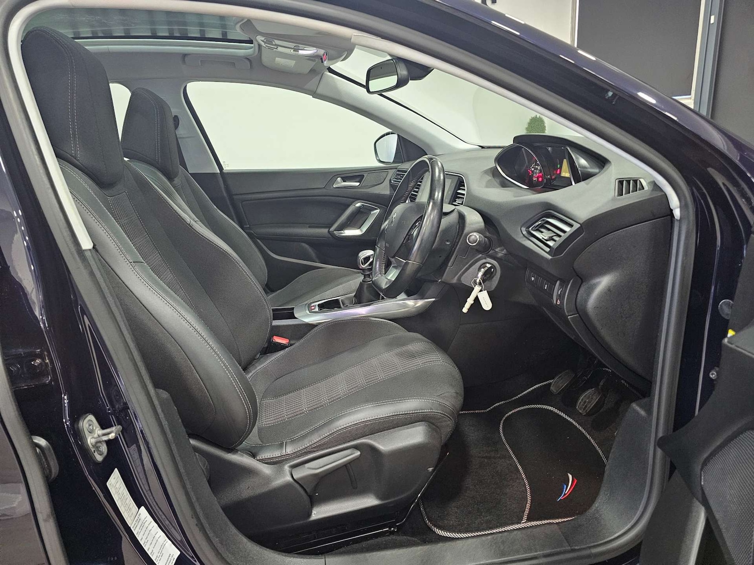 Used Peugeot 308 2018 for sale - 76972449: Photo 5