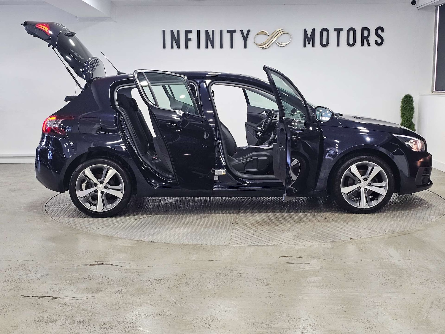 Used Peugeot 308 2018 for sale - 76972449: Photo 50