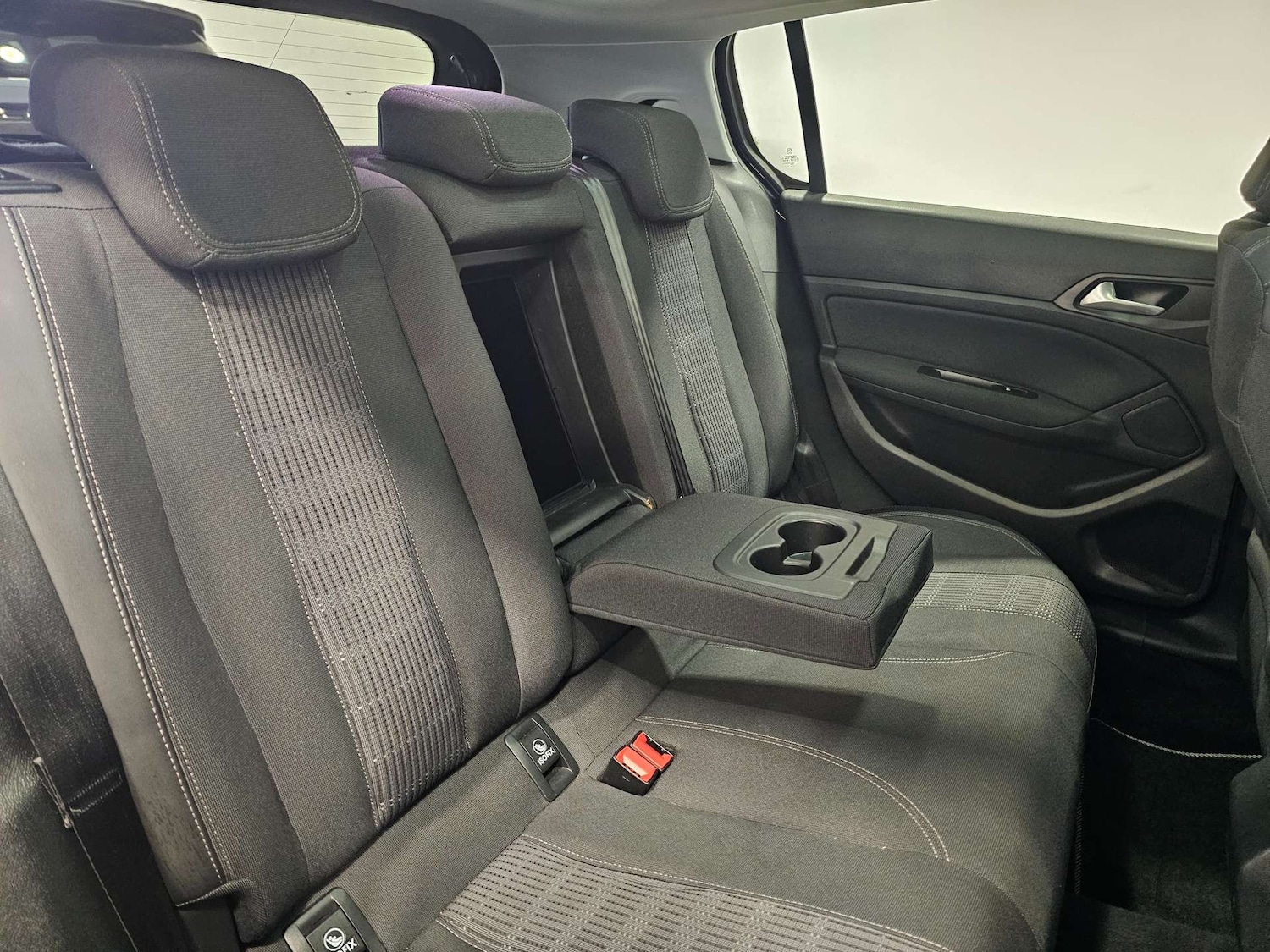 Used Peugeot 308 2018 for sale - 76972449: Photo 85