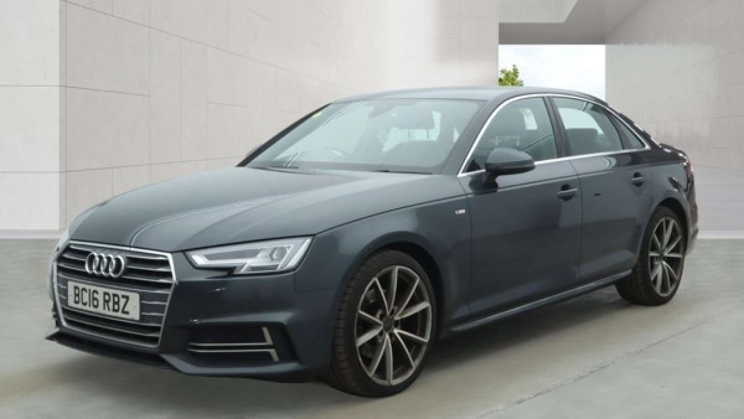 Used Audi A4 2016 for sale - 78218180: Photo 2