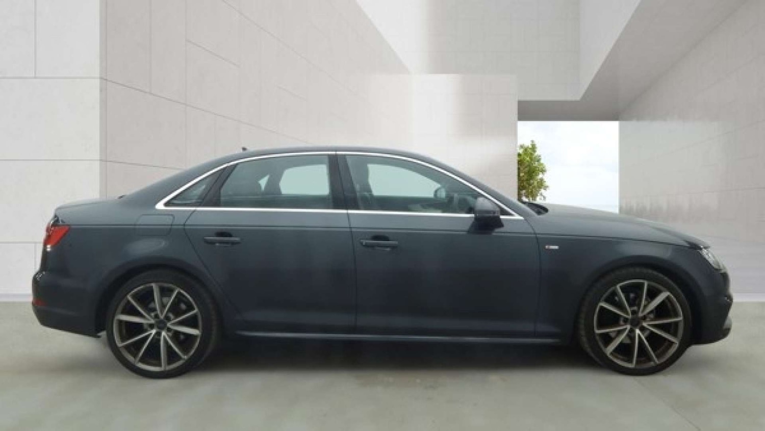 Used Audi A4 2016 for sale - 78218180: Photo 5