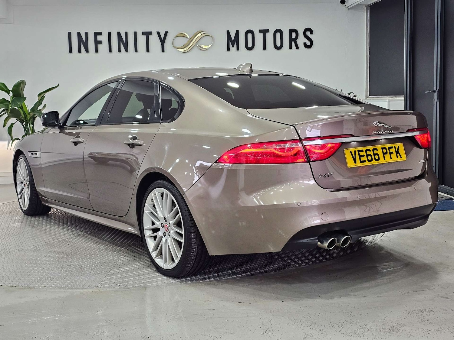 Used Jaguar XF 2016 for sale - 77745463: Photo 11