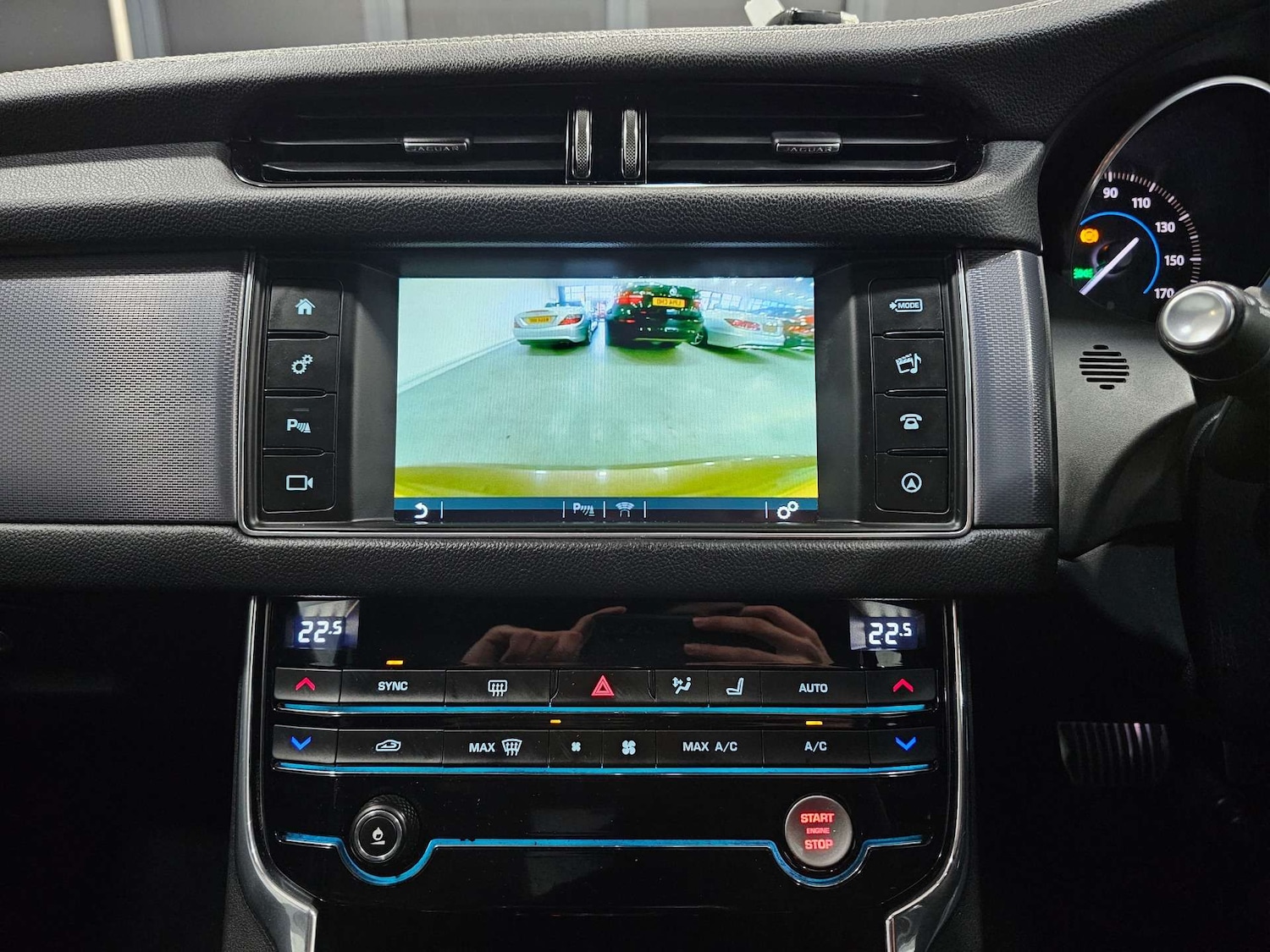 Used Jaguar XF 2016 for sale - 77745463: Photo 2