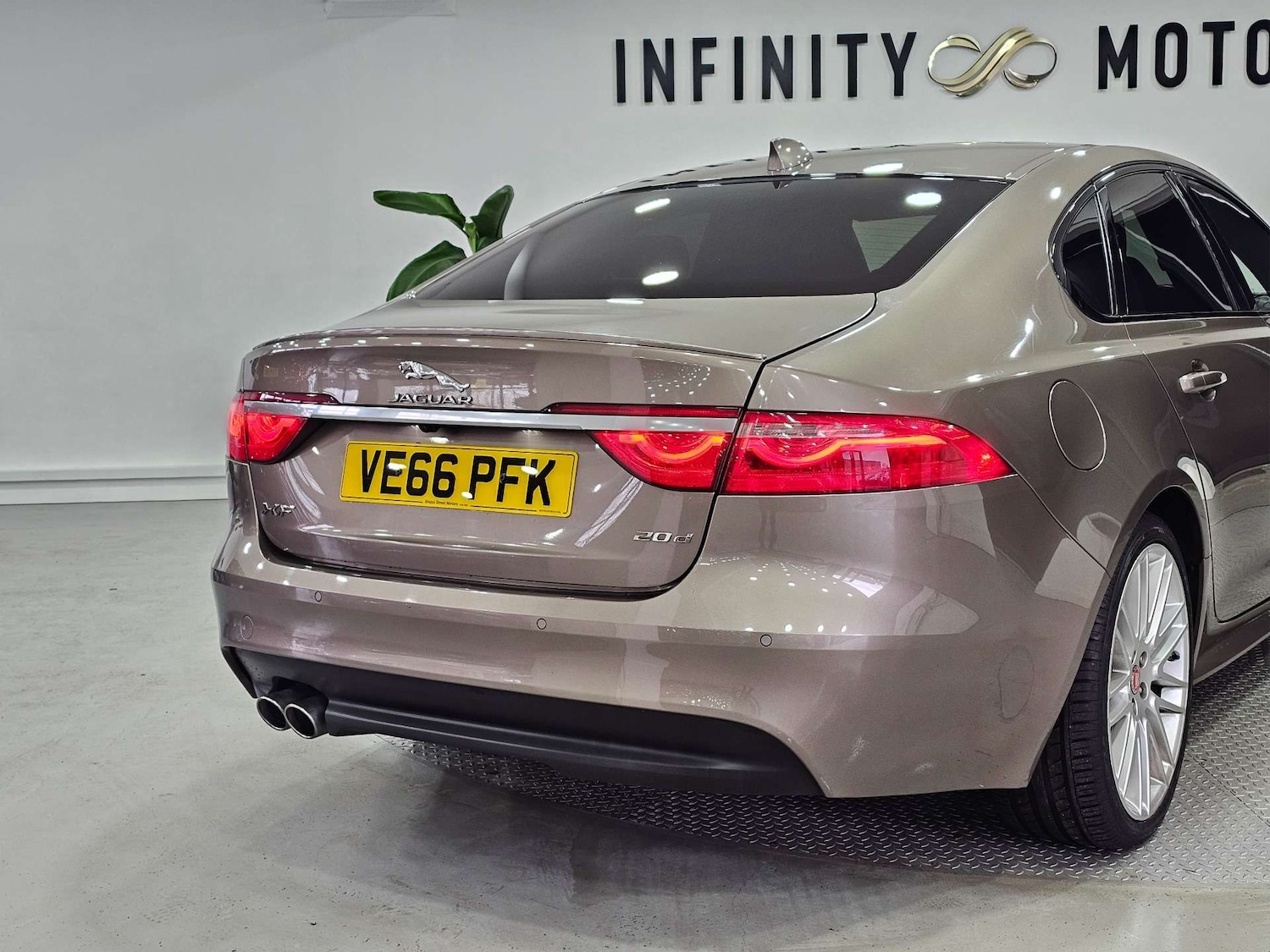 Used Jaguar XF 2016 for sale - 77745463: Photo 25