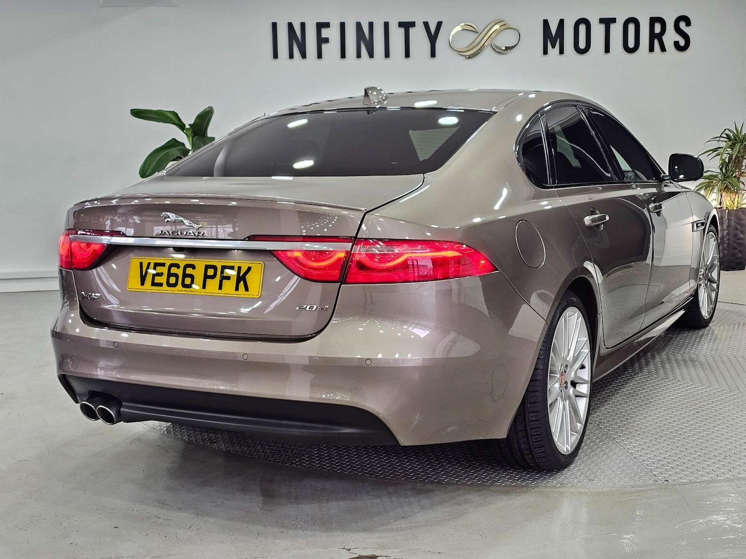 Used Jaguar XF 2016 for sale - 77745463: Photo 27