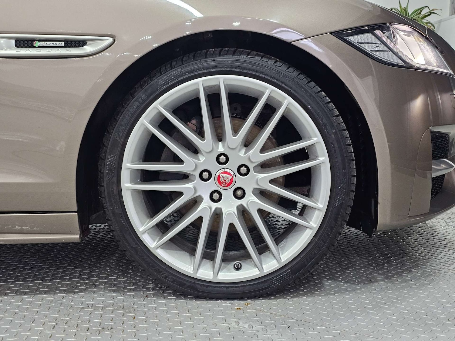 Used Jaguar XF 2016 for sale - 77745463: Photo 28