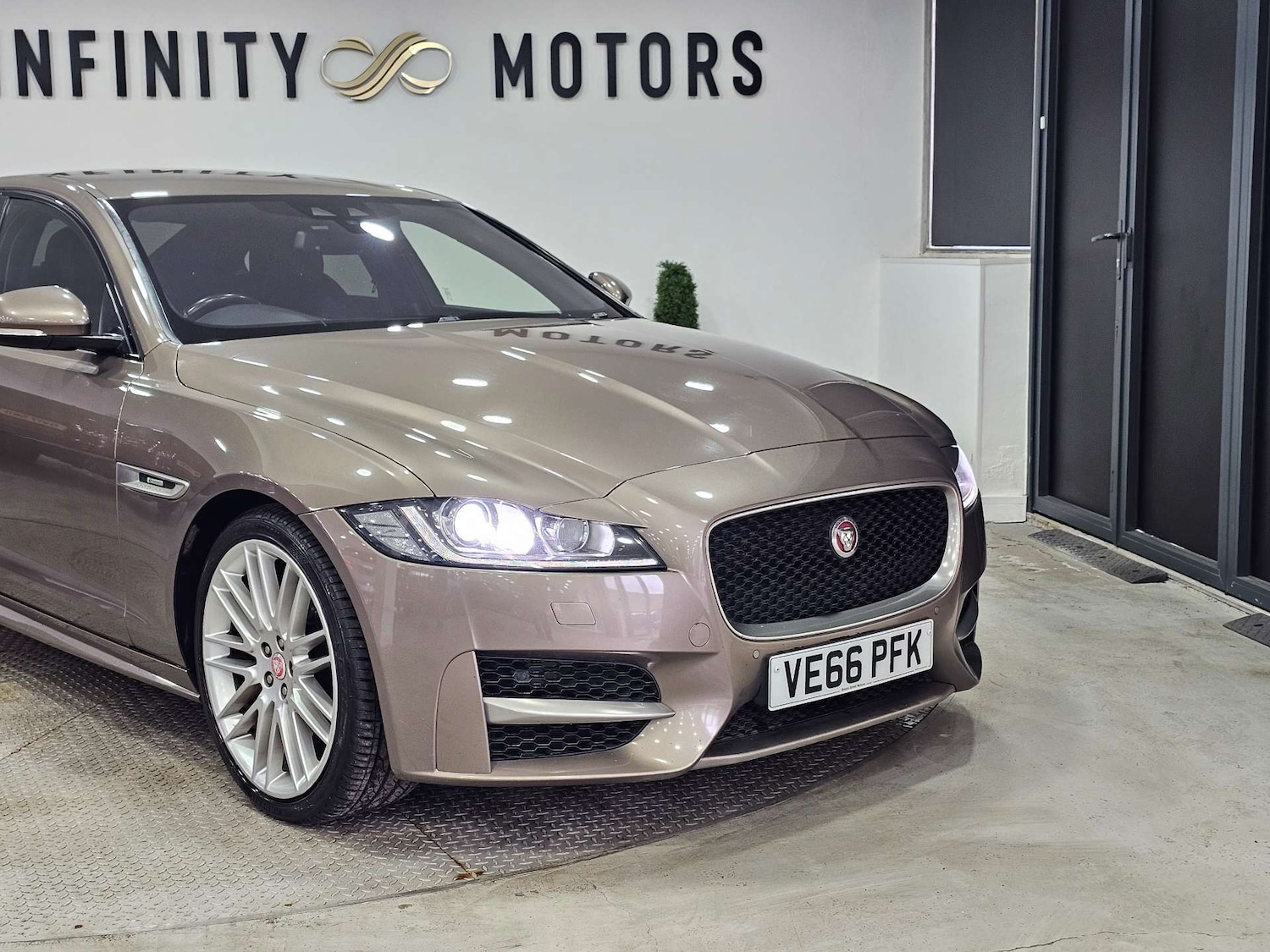 Used Jaguar XF 2016 for sale - 77745463: Photo 31