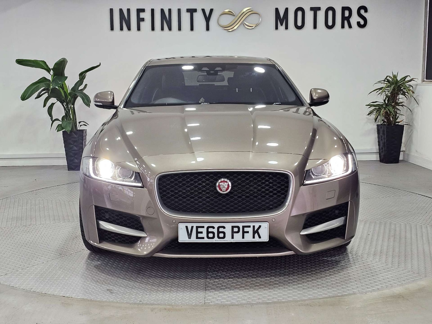 Used Jaguar XF 2016 for sale - 77745463: Photo 34