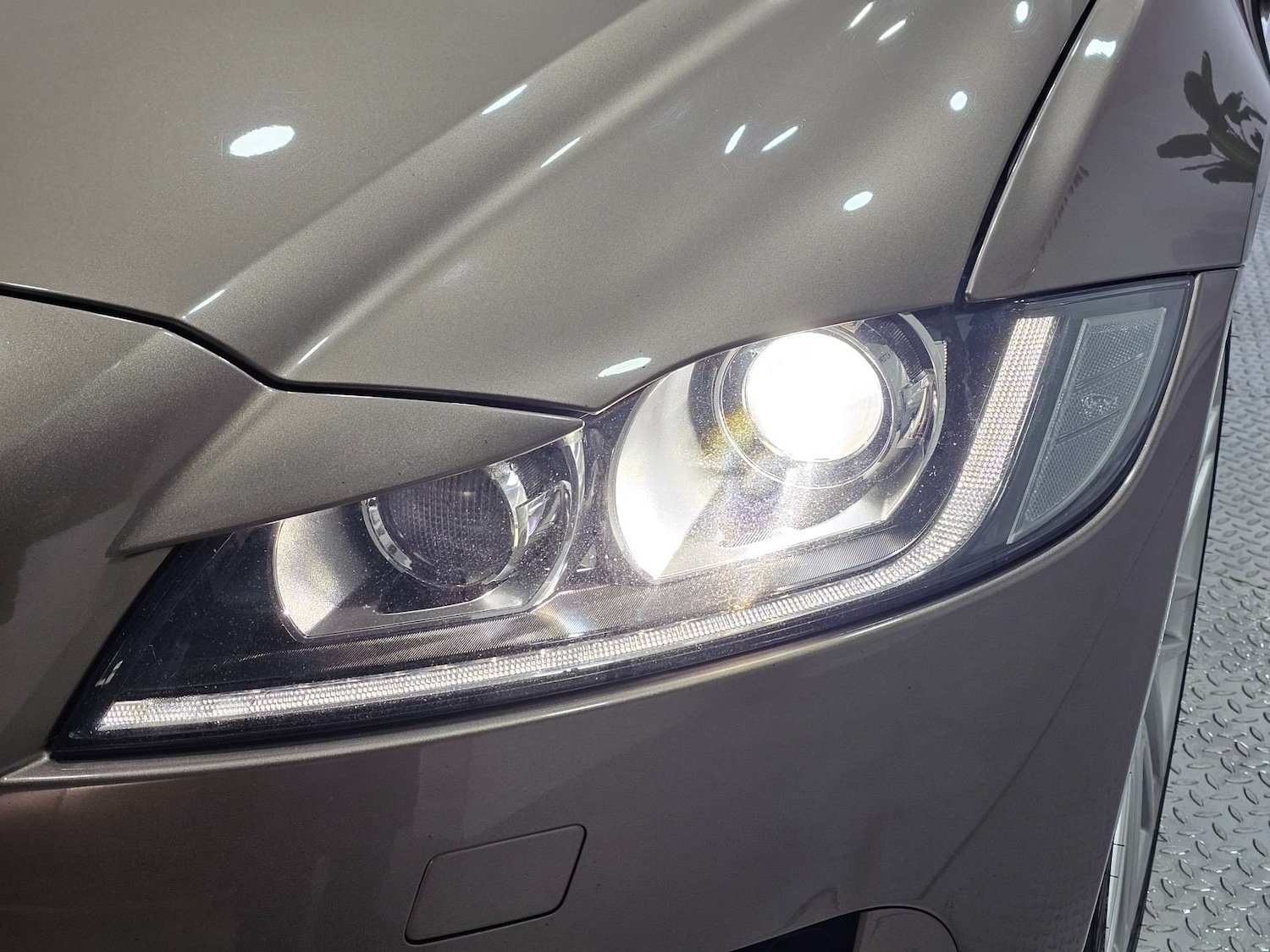 Used Jaguar XF 2016 for sale - 77745463: Photo 36