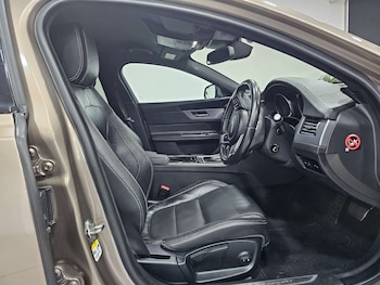 Used Jaguar XF 2016 for sale - 77745463: Photo